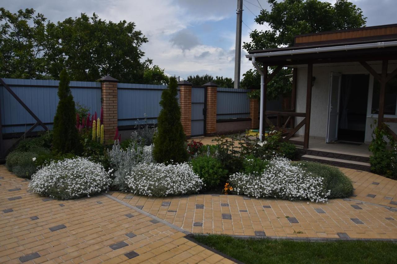 Три Кошки Hotel Черноморск Екстериор снимка